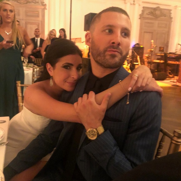 Meet your Poshers, Brodie & Eve - Picture 3 of 4